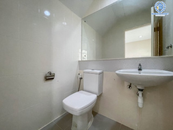 *****ทาวน์โฮมมือสองย่านนนทบุรี ม.บ้านกลางเมือง รัตนาธิเบศร์ เนื้อที่ 18.1 ตร.ว. ฟังก์ชันจัดเต็ม 3 ห้องนอน 3 ห้องน้ำ 2 ที่จอดรถ บ้านสภาพดี ไม่เคยเข้าอยู่ บนทำเลแห่งการเดินทาง เพียง 5 นาทีก็ถึงรถไฟฟ้าสายสีม่วง "สถานีบางกระสอ" ใกล้เซ็นทรัล รัตนาธิเบศร์ และทางด่วน "ศรีรัช"